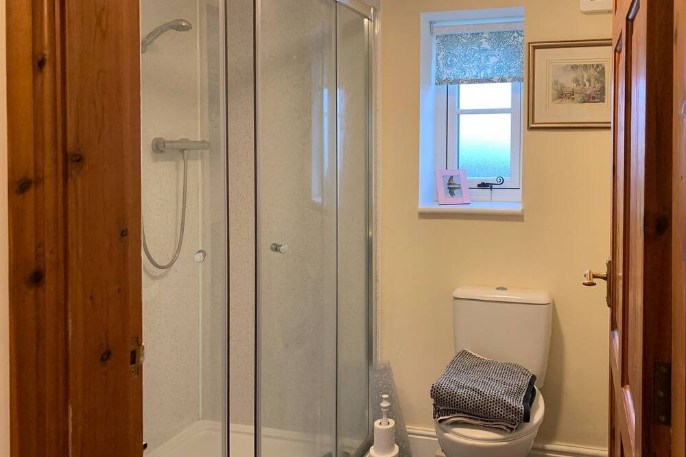 Photo of Bathroom in Loppington