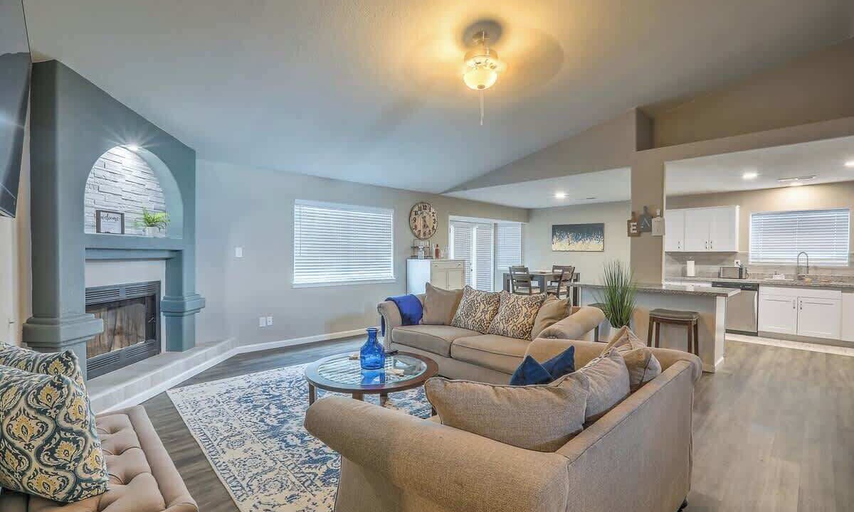 Photo of Livingroom in Alamogordo