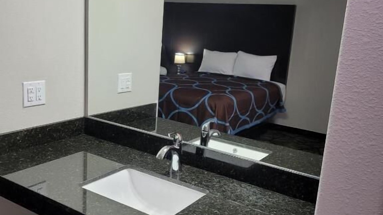 Photo of Bedroom in Salina