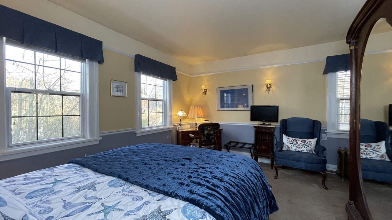 Photo of Bedroom in Broadway