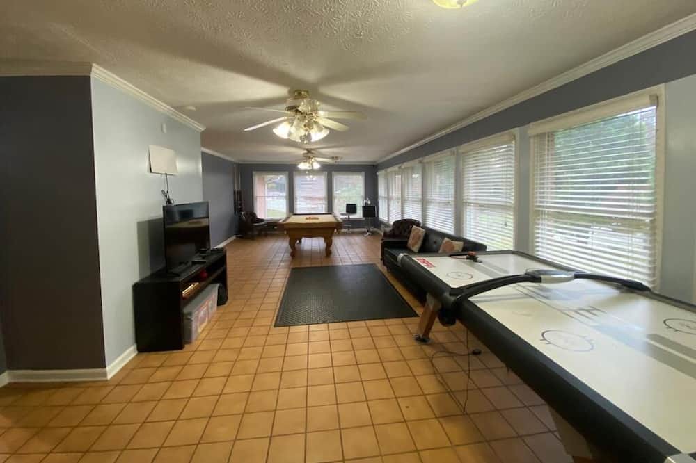 Photo of Others in Stockbridge