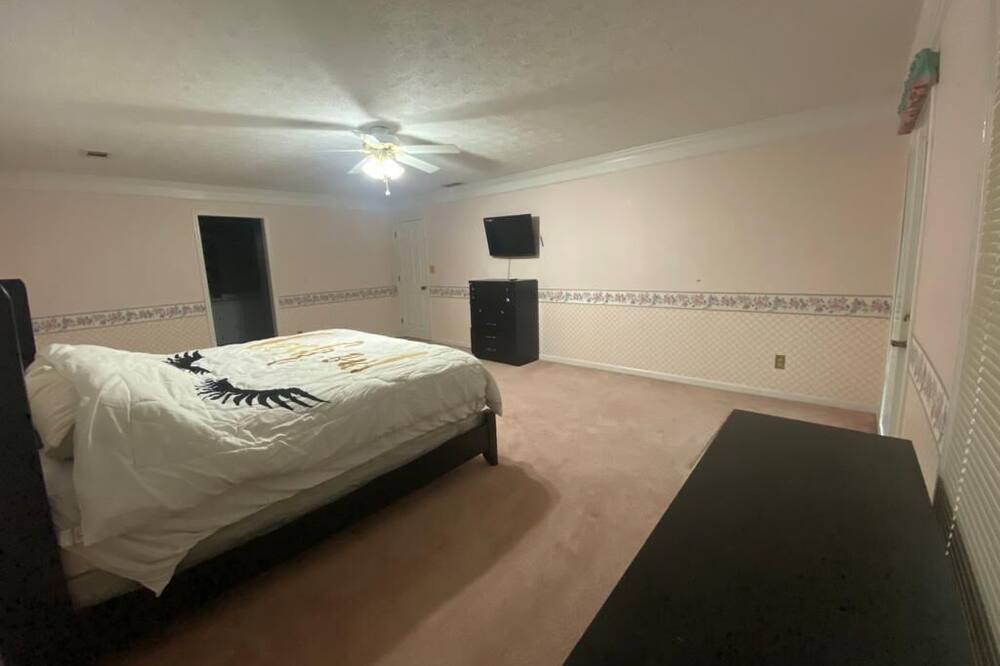 Photo of Others in Stockbridge