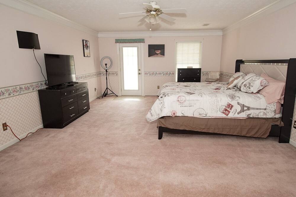 Photo of Others in Stockbridge