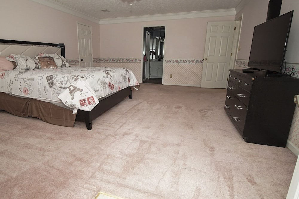 Photo of Others in Stockbridge