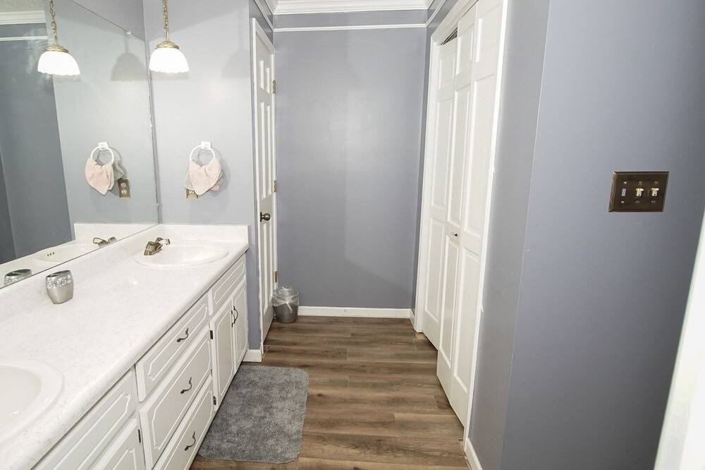 Photo of Others in Stockbridge