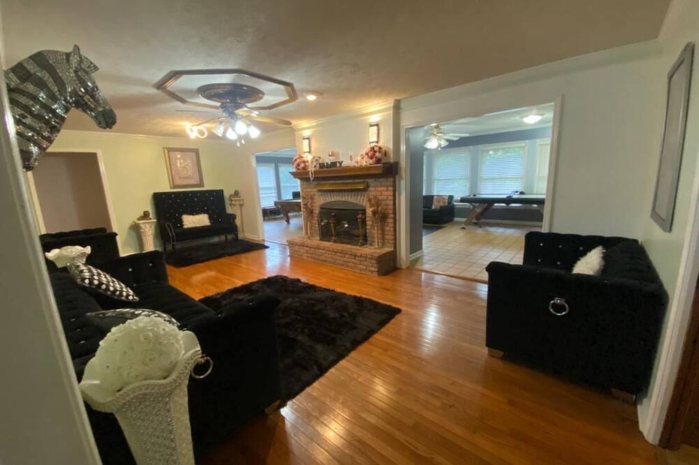 Photo of Others in Stockbridge