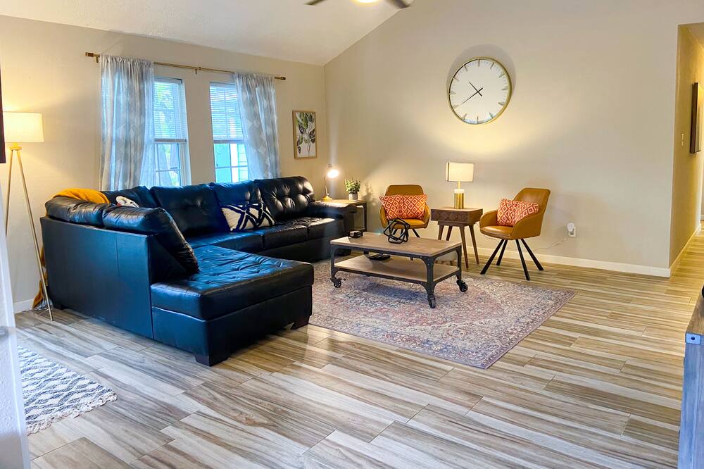 Photo of Livingroom in College Park