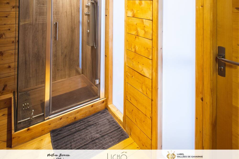 Photo of Bathroom in Saint-Pastous