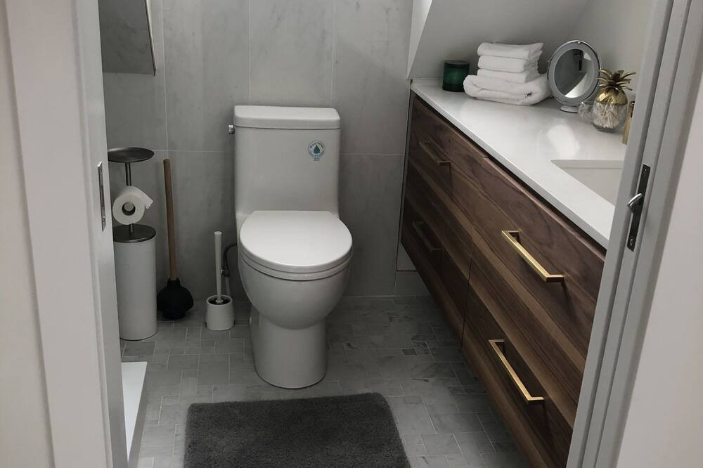 Photo of Bathroom in Blake - Jones