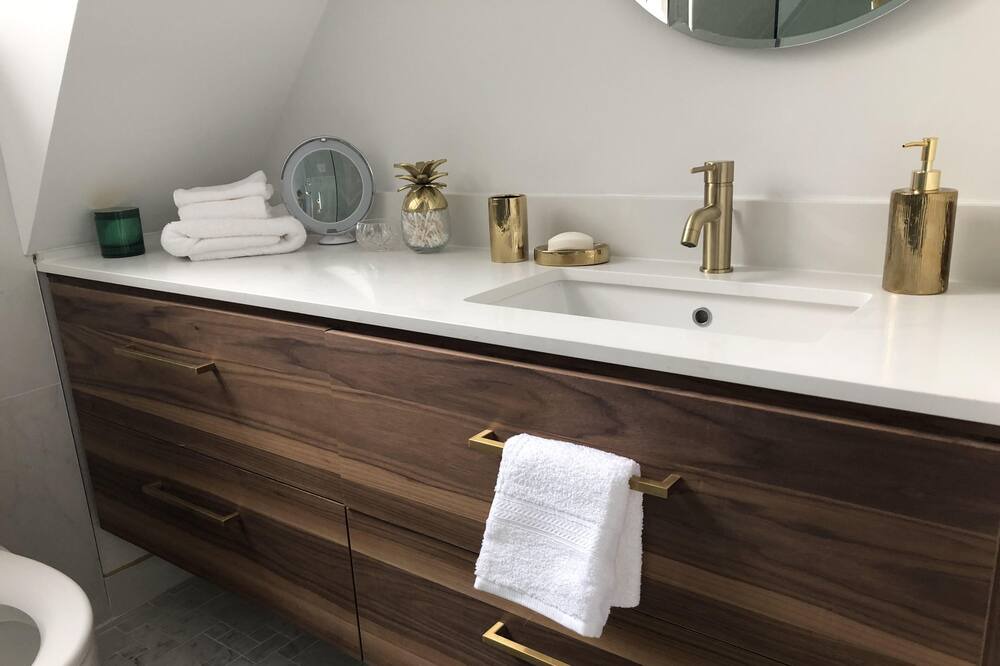Photo of Bathroom in Blake - Jones