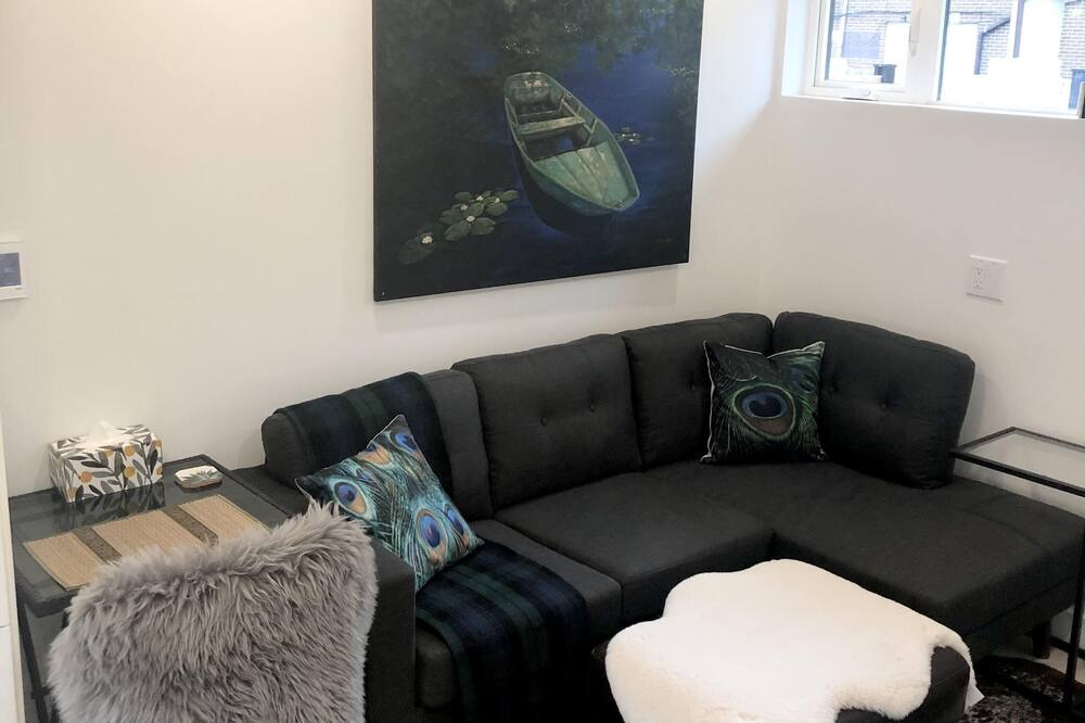 Photo of Livingroom in Blake - Jones