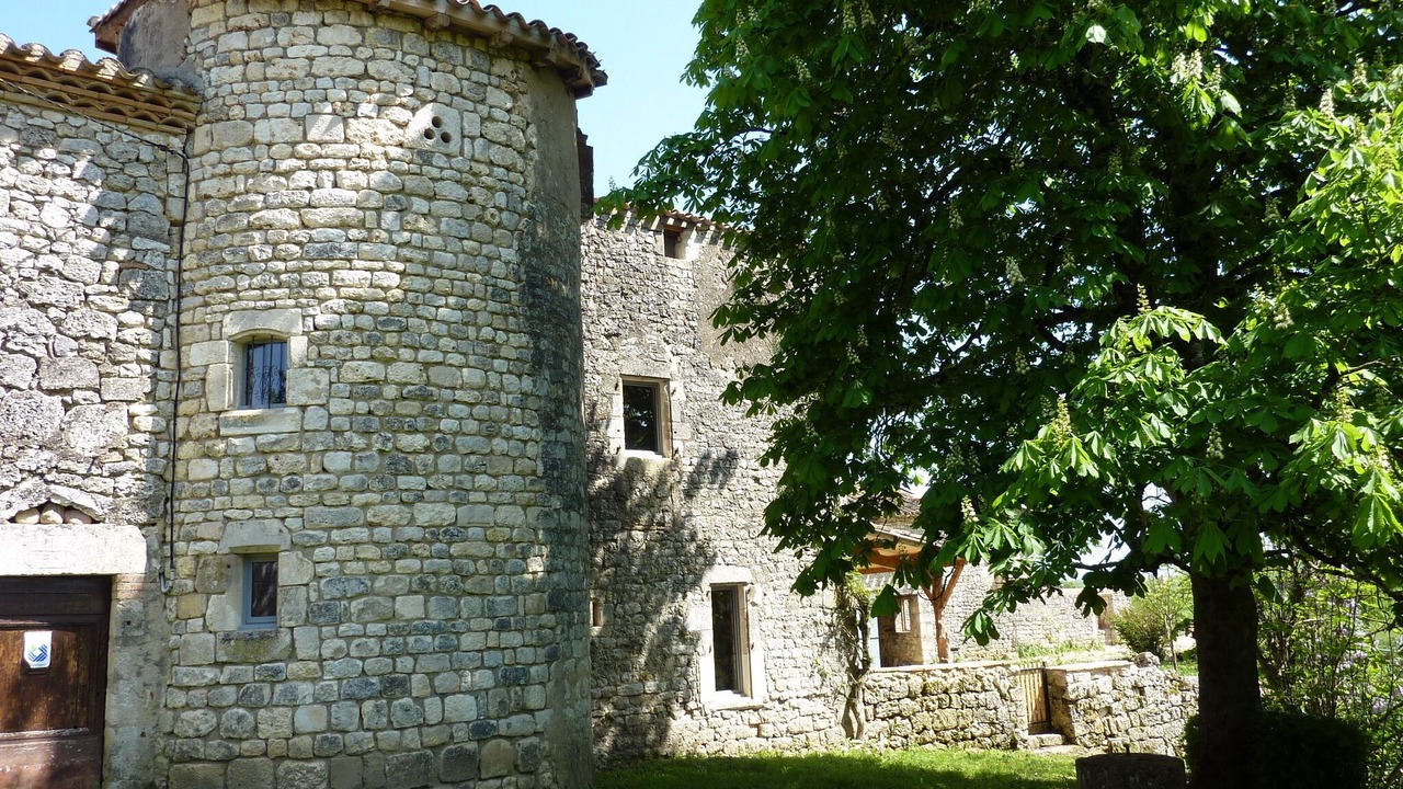 Photo of Buildings in Cahuzac-sur-Vere