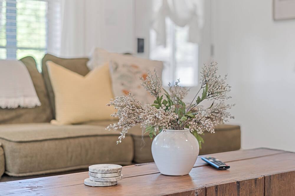Photo of Livingroom in Richards - K F O
