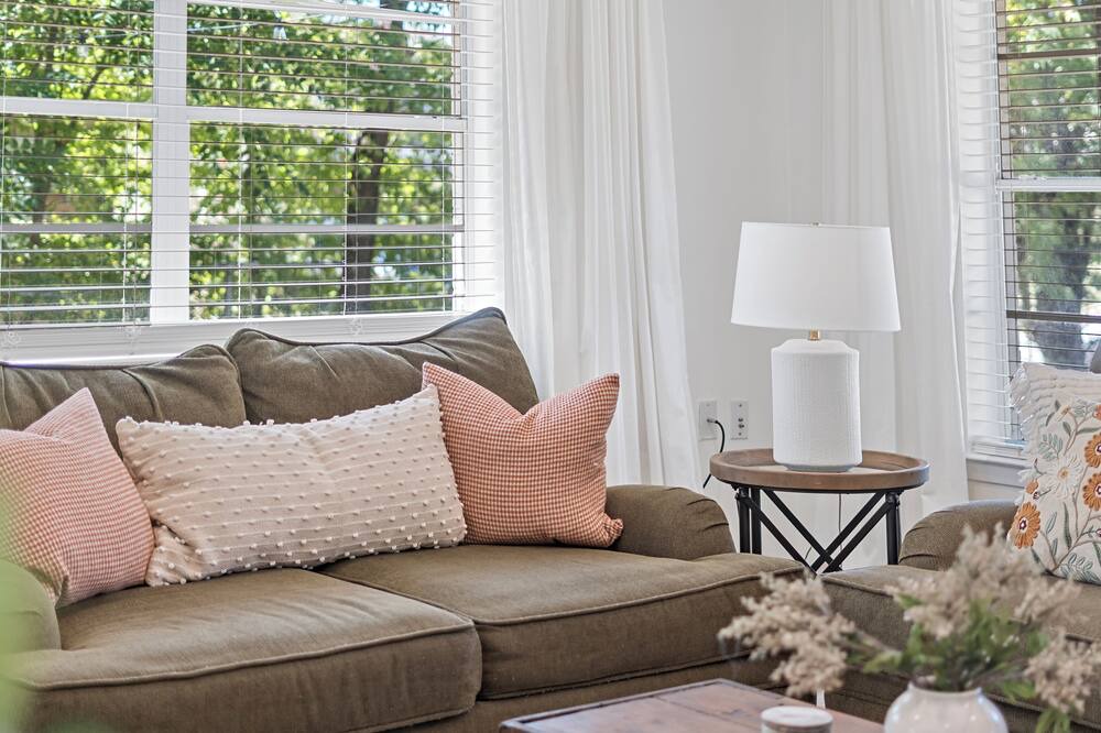 Photo of Livingroom in Richards - K F O