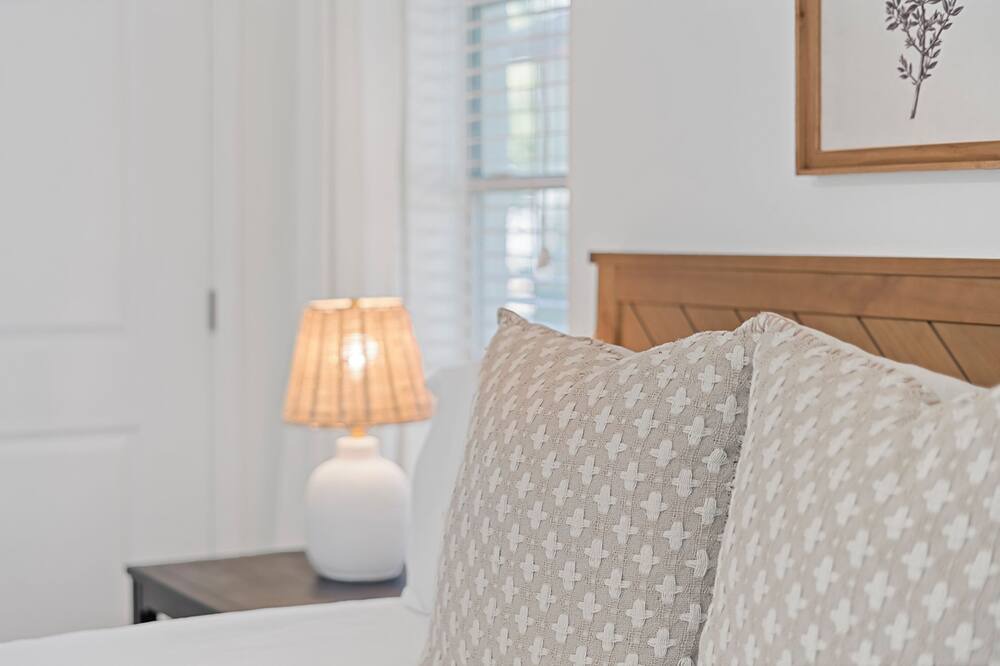Photo of Bedroom in Richards - K F O