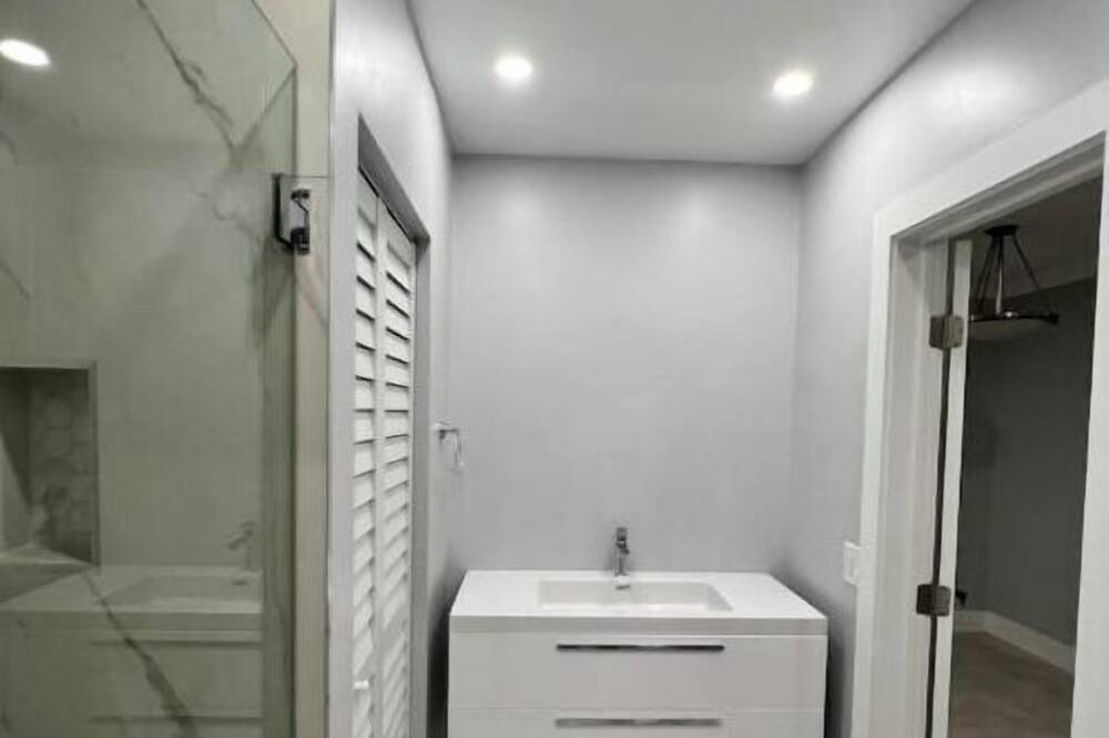 Photo of Bathroom in Barrier Island