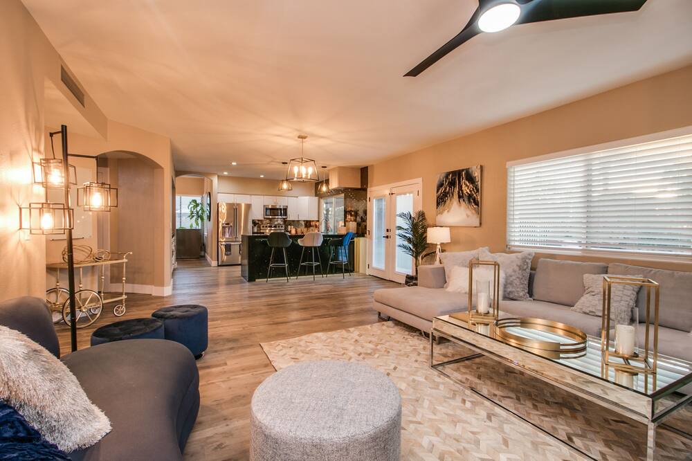 Photo of Livingroom in Covey