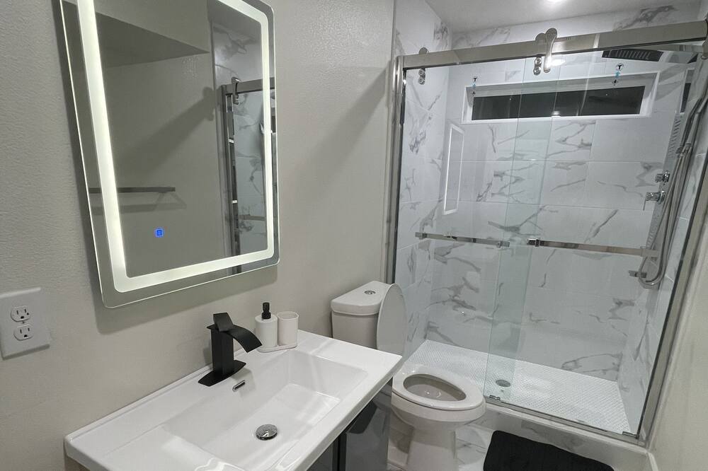Photo of Bathroom in Old East Dallas