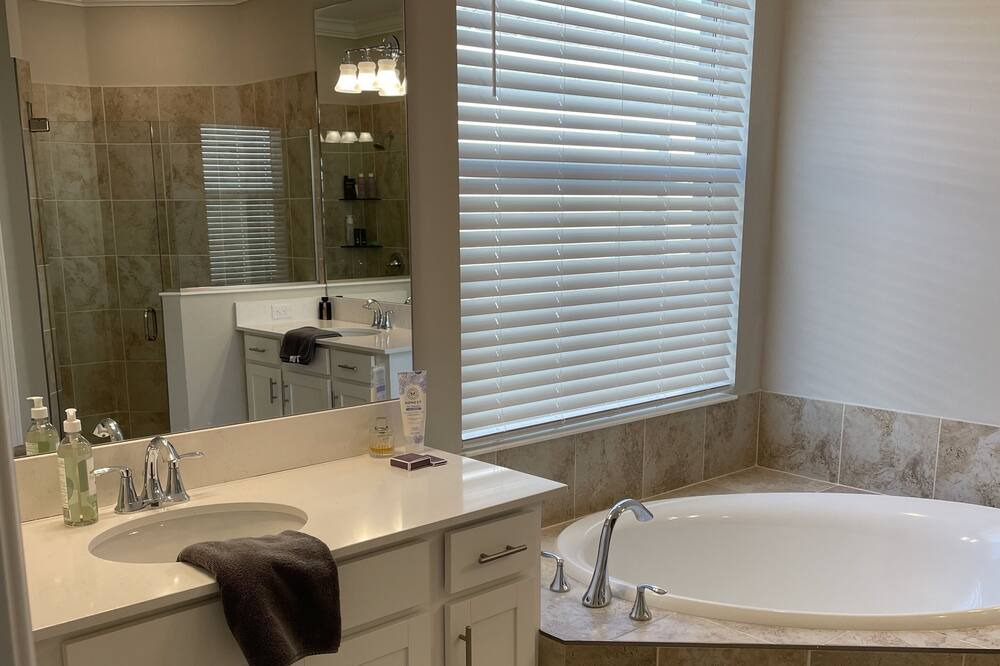 Photo of Bathroom in Immokalee