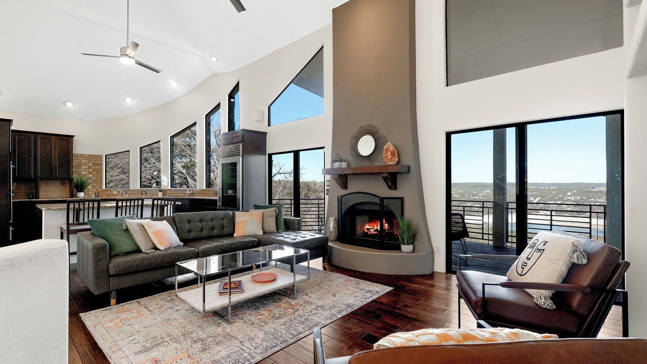 Photo of Livingroom in Lower Basin Lake Travis