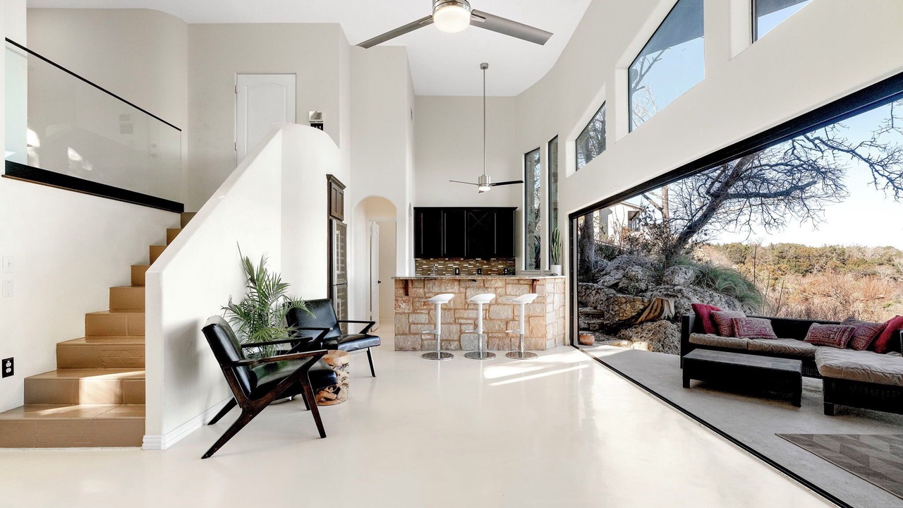 Photo of Livingroom in Lower Basin Lake Travis