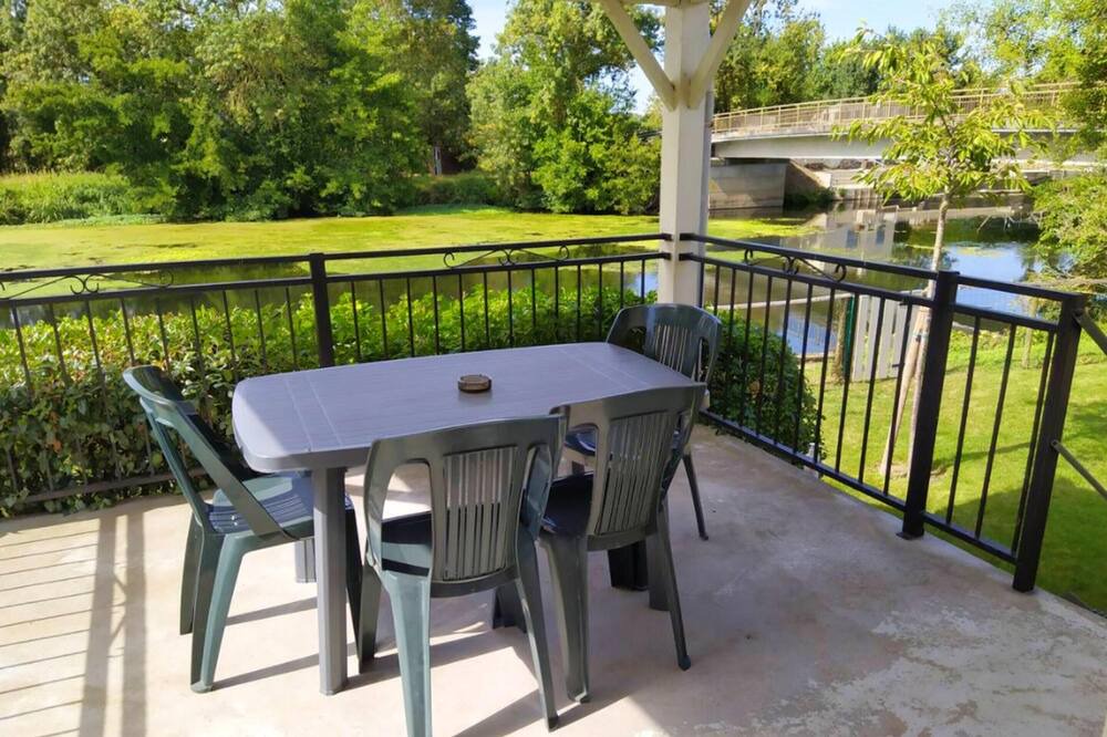 Photo of Outdoor in Saint-Martin-de-Sanzay