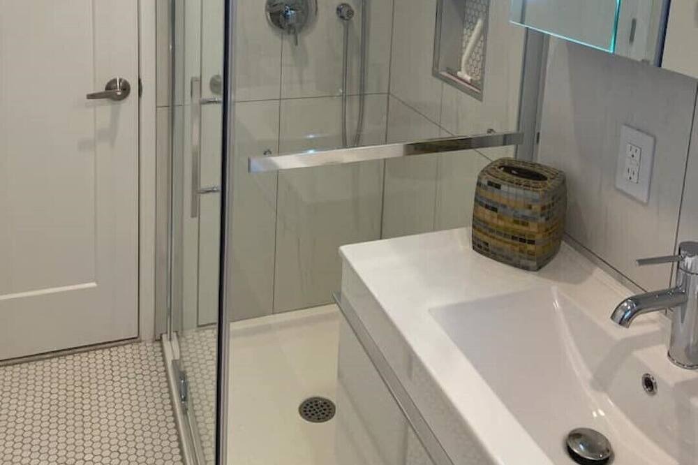 Photo of Bathroom in Saint-Laurent