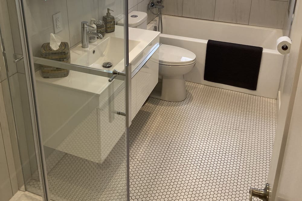 Photo of Bathroom in Saint-Laurent