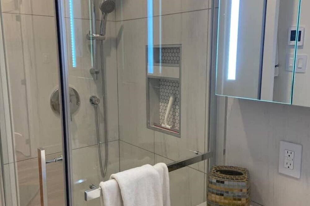 Photo of Bathroom in Saint-Laurent