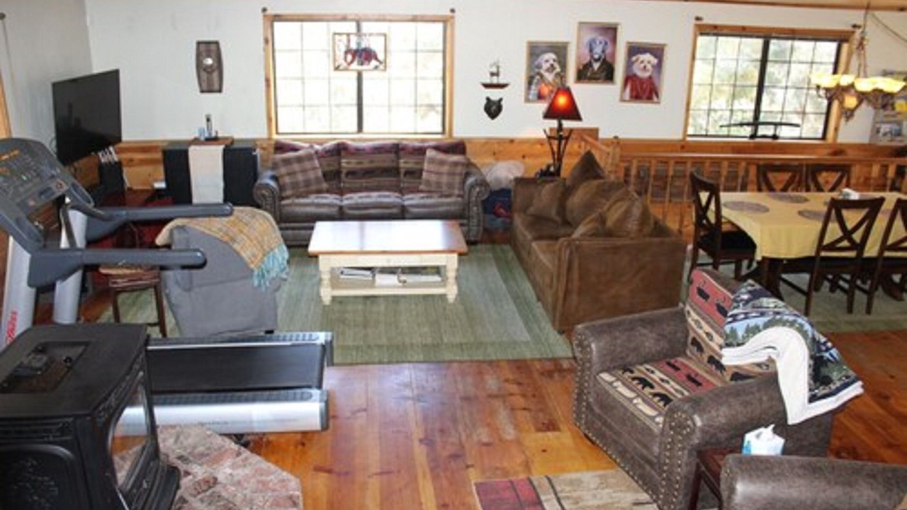 Photo of Livingroom in Pine Mountain Club
