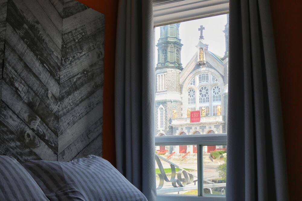 Photo of Bedroom in Jonquiere