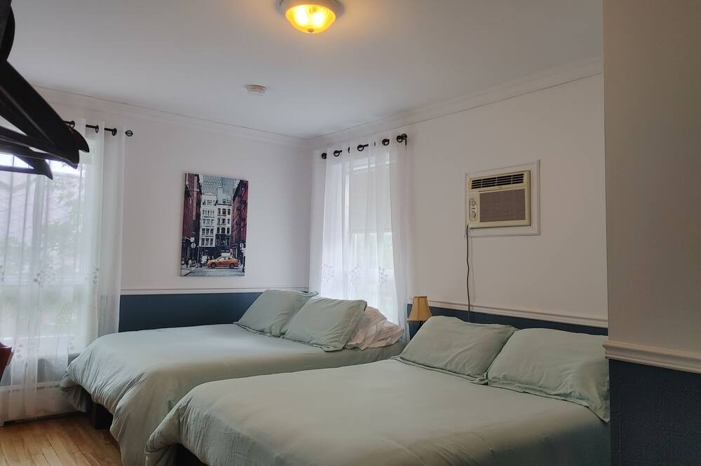 Photo of Bedroom in Jonquiere