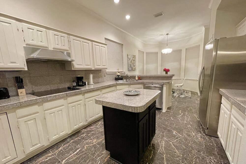 Photo of Kitchen in North Central Carrollton