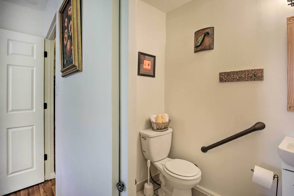 Photo of Bathroom in Bostonia