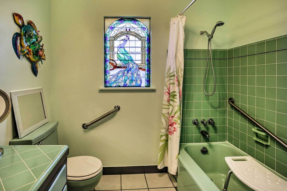 Photo of Bathroom in Bostonia