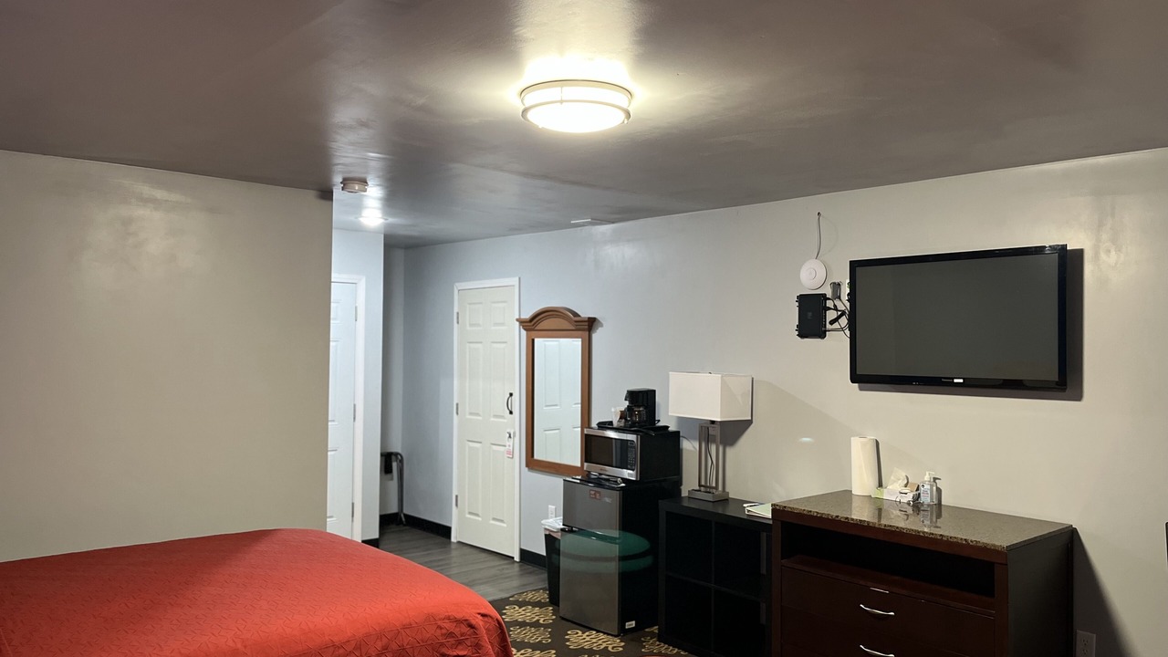 Photo of Bedroom in Guthrie Center
