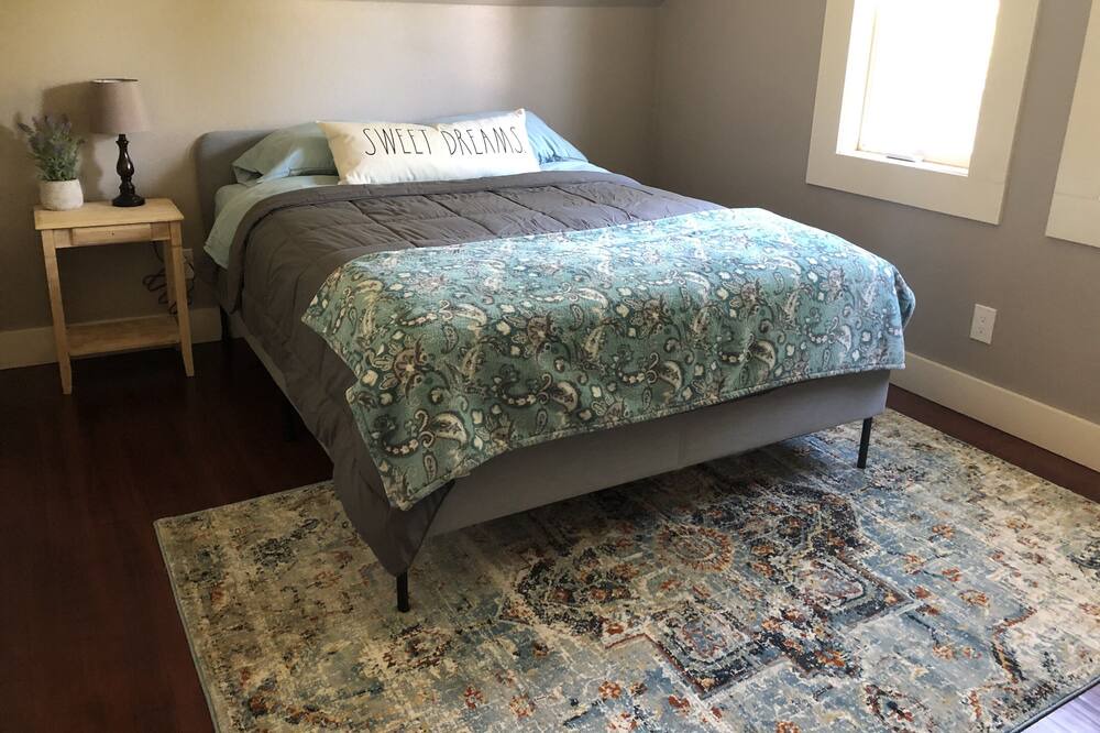 Photo of Bedroom in Keizer