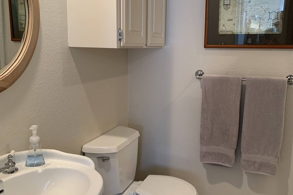 Photo of Bathroom in Gordonville