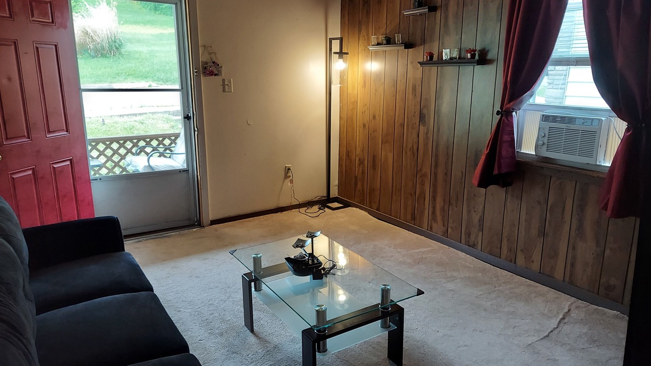 Photo of Others in Jeannette