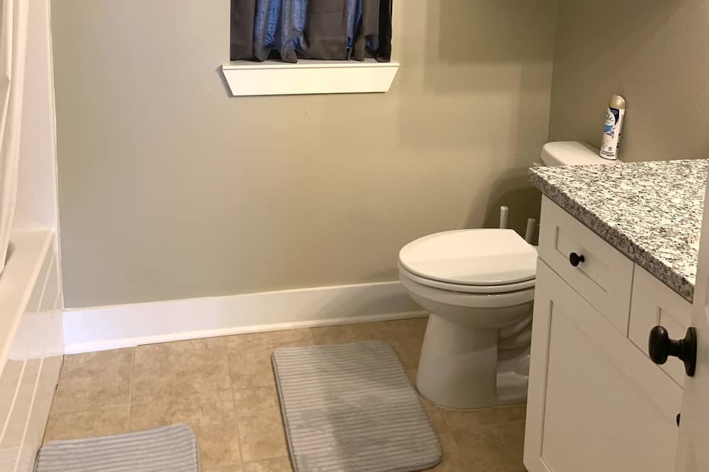 Photo of Bathroom in Lufkin