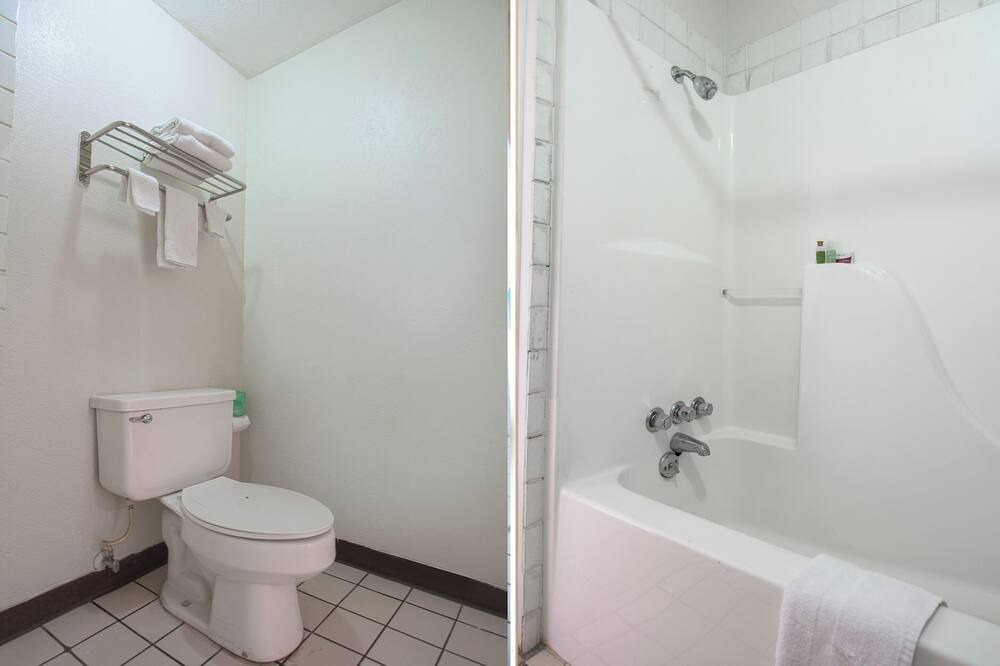Photo of Bathroom in Perry