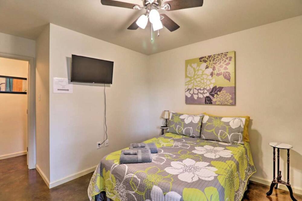 Photo of Bedroom in Conway