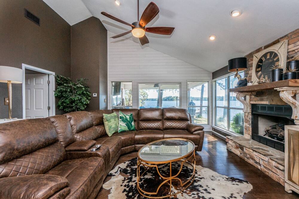 Photo of Livingroom in Lone Star