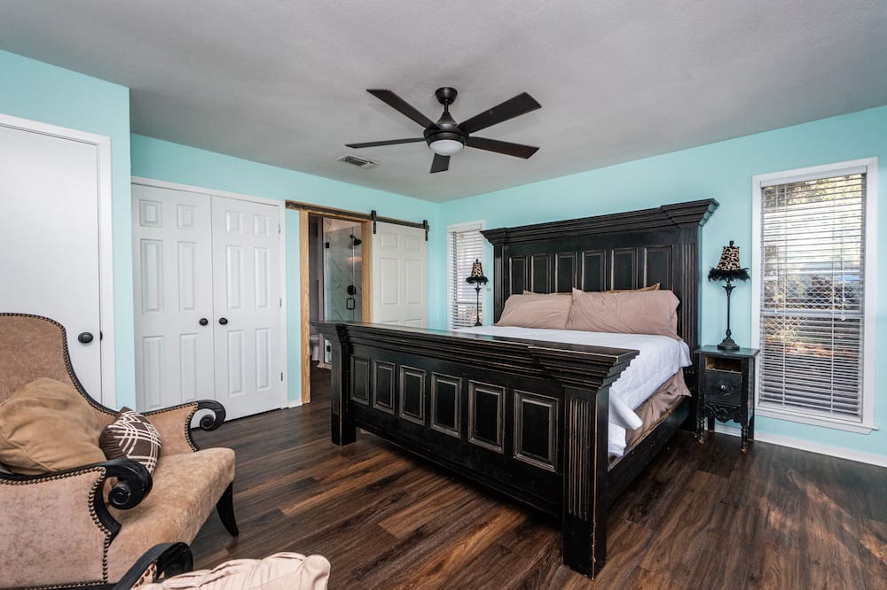 Photo of Bedroom in Lone Star