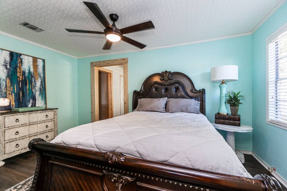 Photo of Bedroom in Lone Star