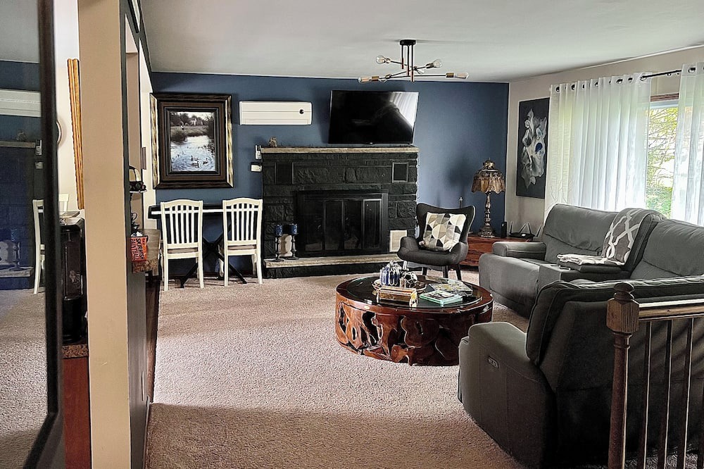 Photo of Livingroom in Brodheadsville