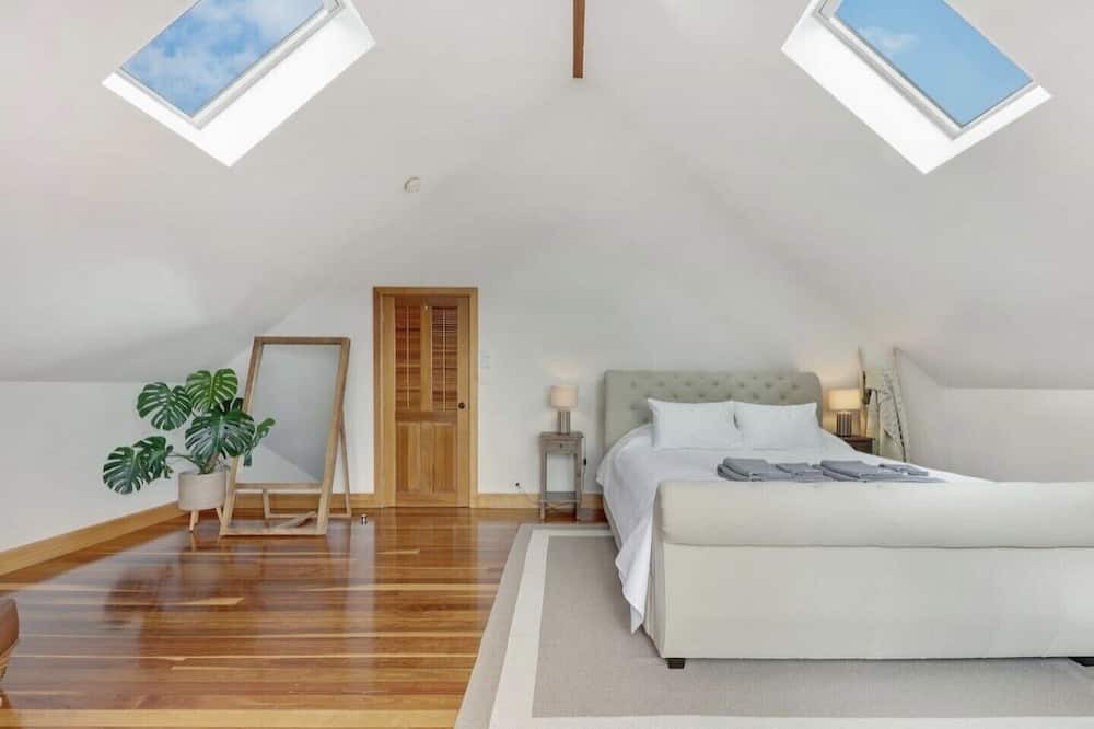 Photo of Others in Tolmie