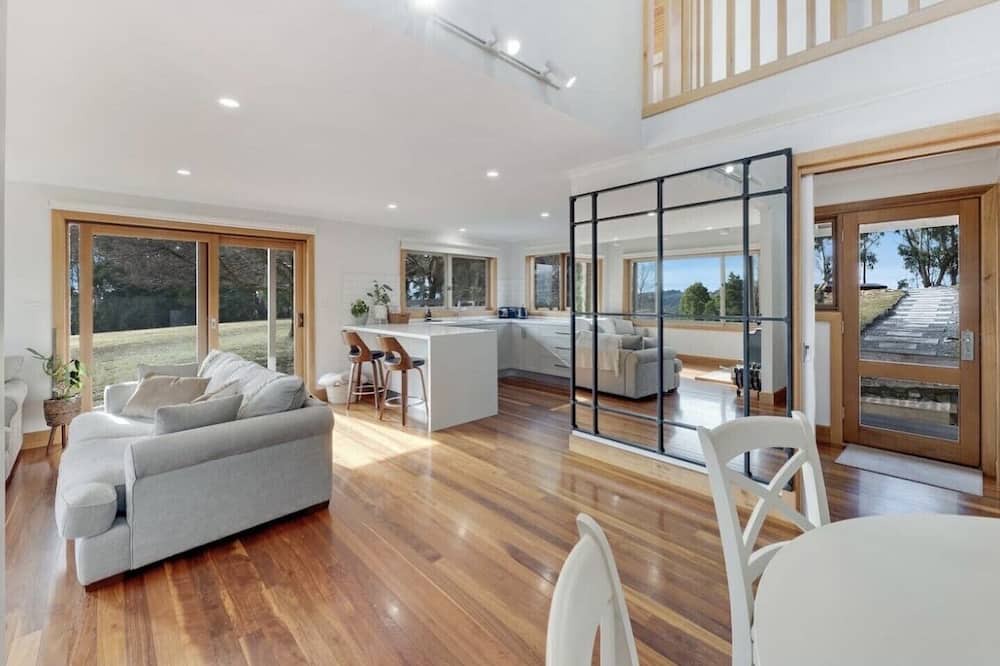 Photo of Livingroom in Tolmie