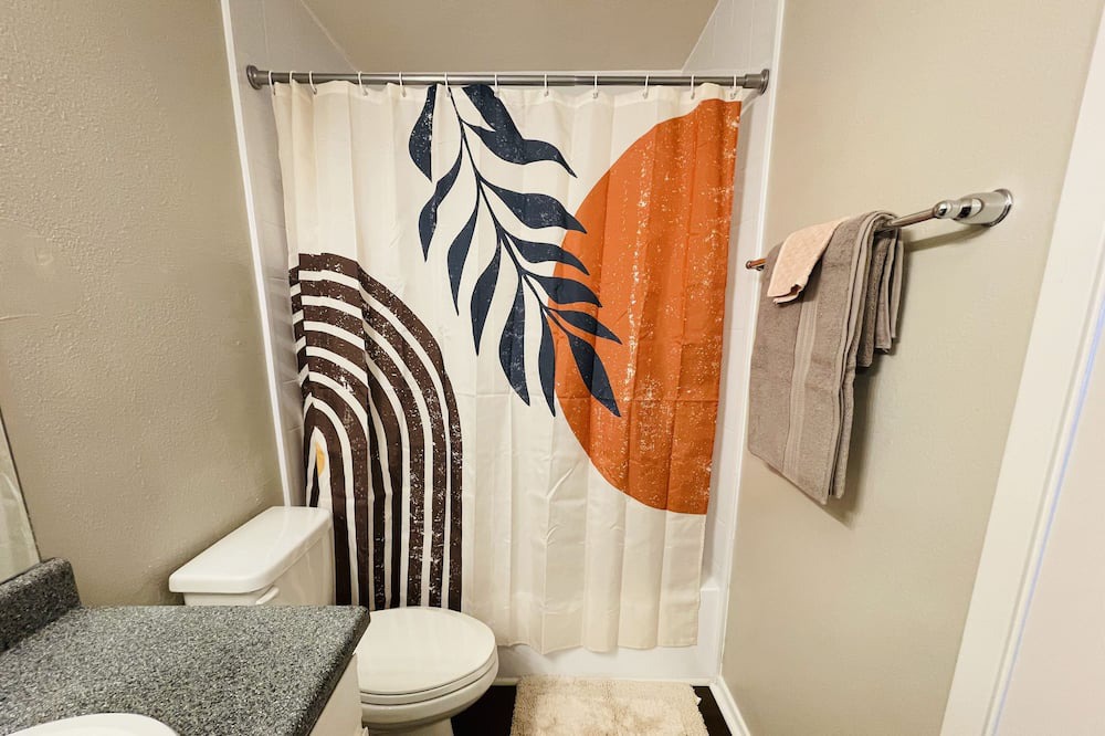 Photo of Bathroom in North Druid Hills