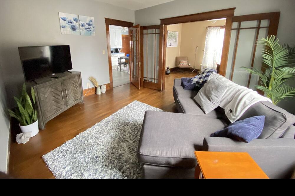 Photo of Livingroom in Auburn